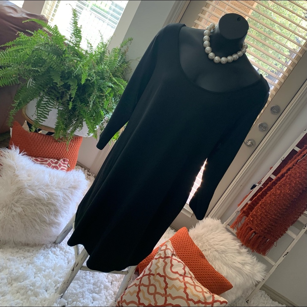 plus size dress in EUC need attention